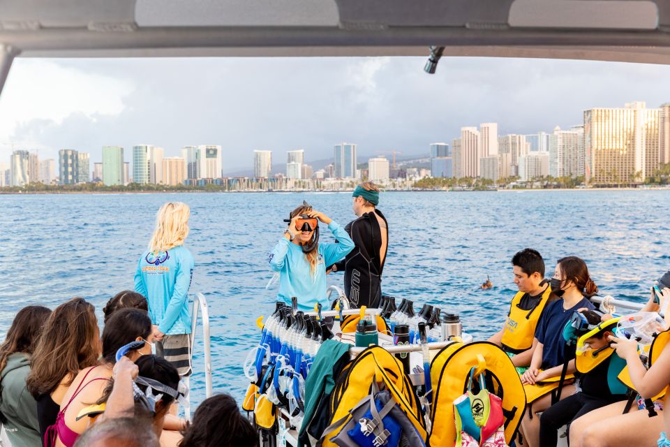 Oahu- Waikiki Turtle Canyons Cruise and Snorkel Excursion with passengers on boat